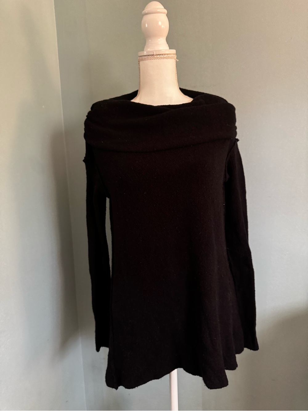 FREE PEOPLE large Black Women's Off-Shoulder Cowl Neck Tunic Knit Sweater